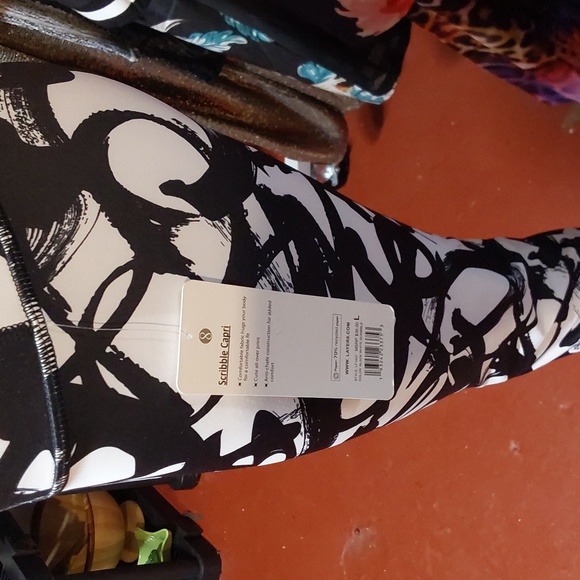 Athletic wear - Picture 3 of 5